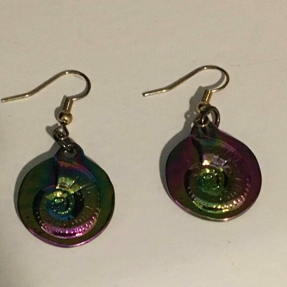 🌈 Iridescent Spiral Shell Earrings – Rainbow Statement Dangles 🌈 - Picture 1 of 2
